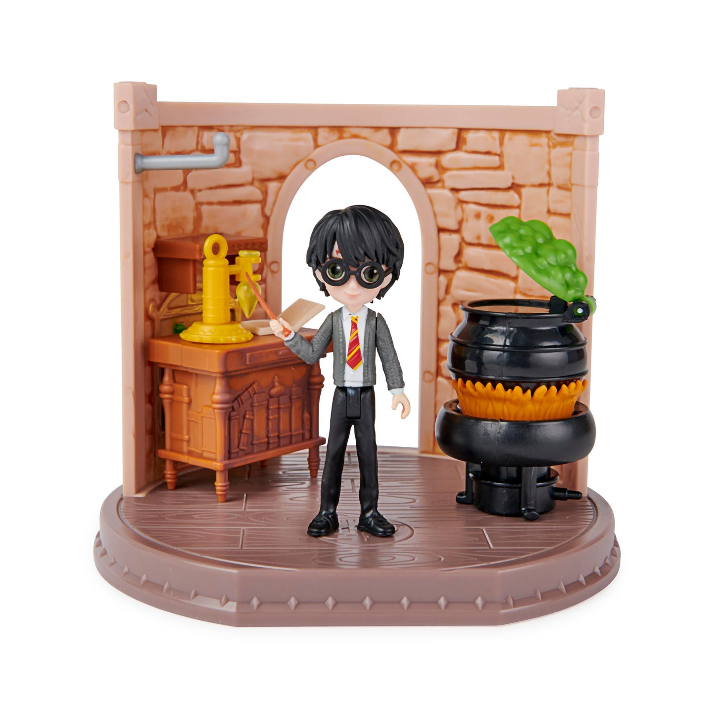 Wizarding World Magical Minis Potions Classroom Playset with Exclusive Harry Potter Figure