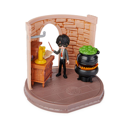 Wizarding World Magical Minis Potions Classroom Playset with Exclusive Harry Potter Figure