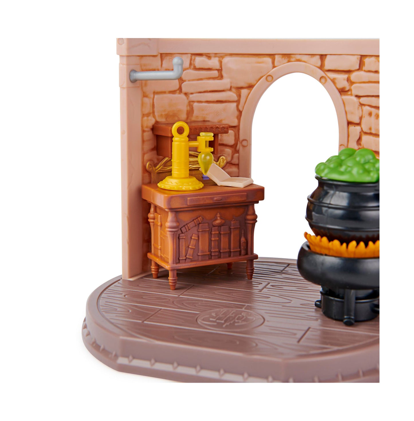 Wizarding World Magical Minis Potions Classroom Playset with Exclusive Harry Potter Figure