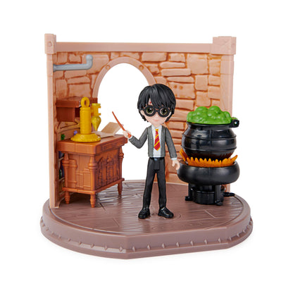 Wizarding World Magical Minis Potions Classroom Playset with Exclusive Harry Potter Figure