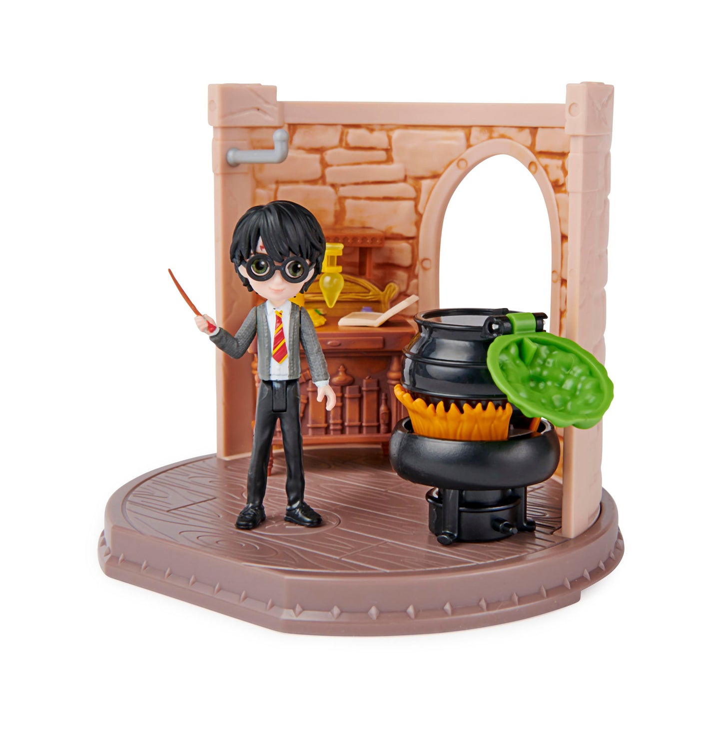 Wizarding World Magical Minis Potions Classroom Playset with Exclusive Harry Potter Figure