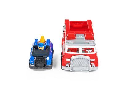 PAW Patrol True Metal Ultimate Firetruck with 1:55 Scale Chase Vehicle