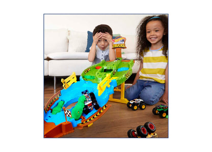 Hot Wheels Monster Trucks Wreckin Raceway Playset