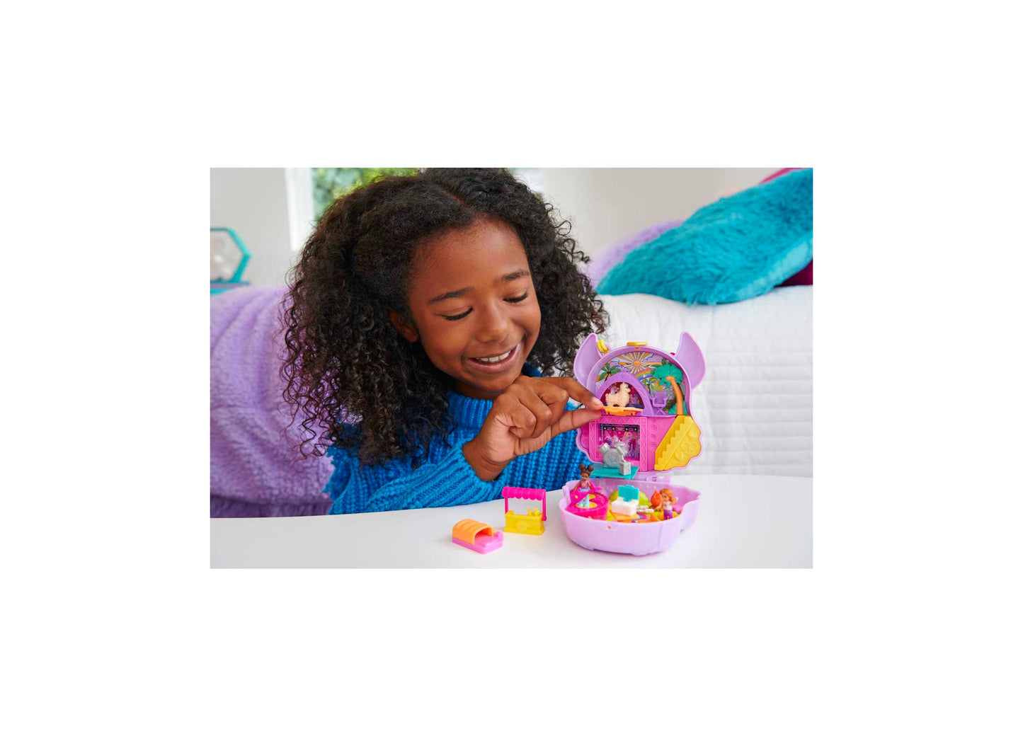 Polly Pocket Camp Adventure Llama Compact Playset