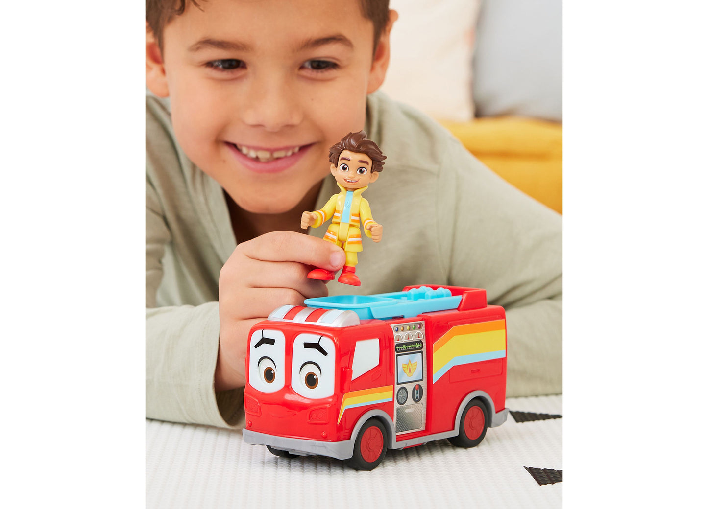 Disney Junior Firebuds Bo and Flash Fire Truck Playset