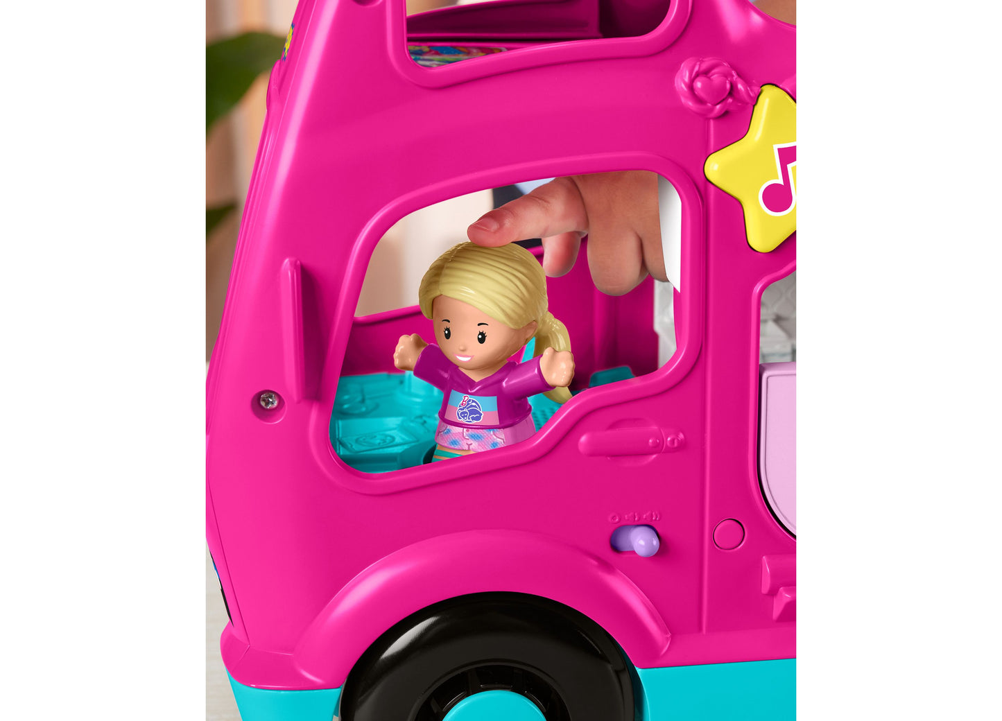 Fisher-Price Little People Barbie Little Dreamcamper RV Playset with Music Lights 2 Figures