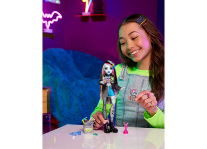 Monster High 10.5 inch Fashion Doll - Frankie Stein