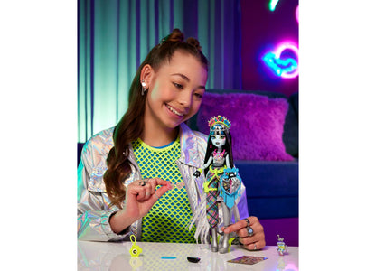 Monster High Monster Fest Fashion Doll - Frankie Stein