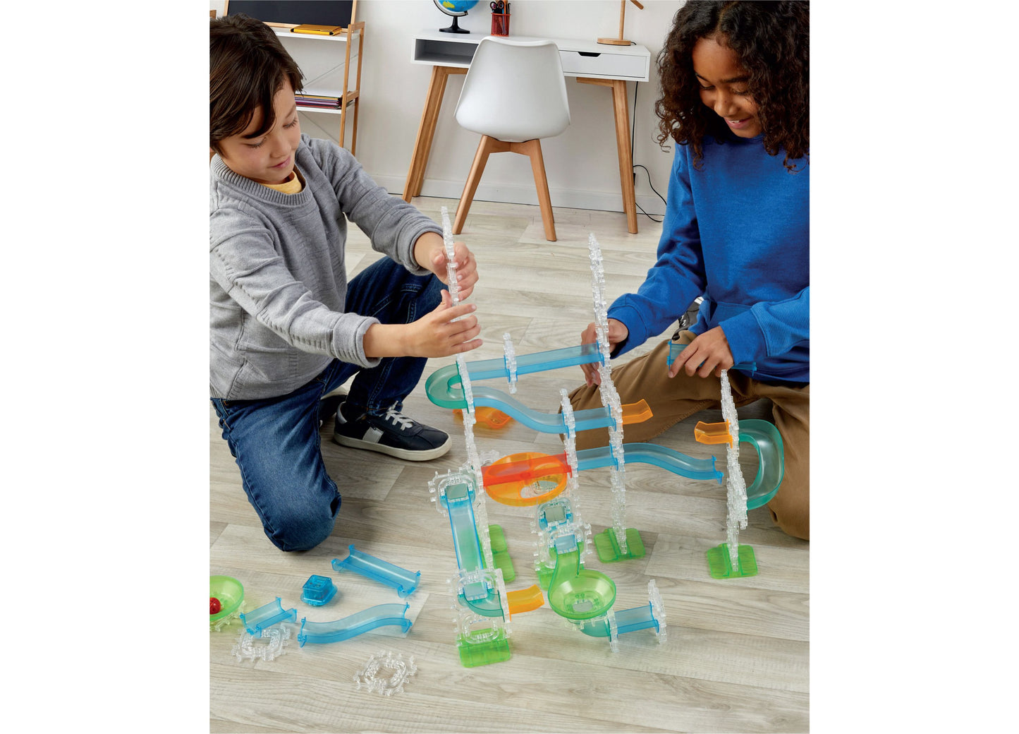 Discovery #MINDBLOWN Glow Roll Marble Run Light-Up Construction Set