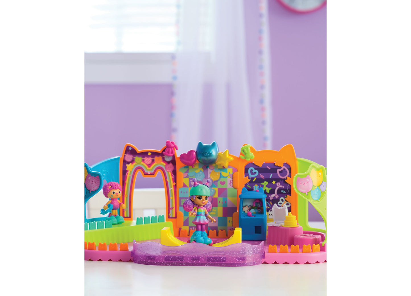 Gabby's Dollhouse Party Room Playset with Exclusive Toy Figures