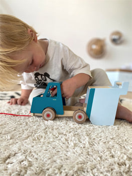 Pull-Along Dump Truck Playset