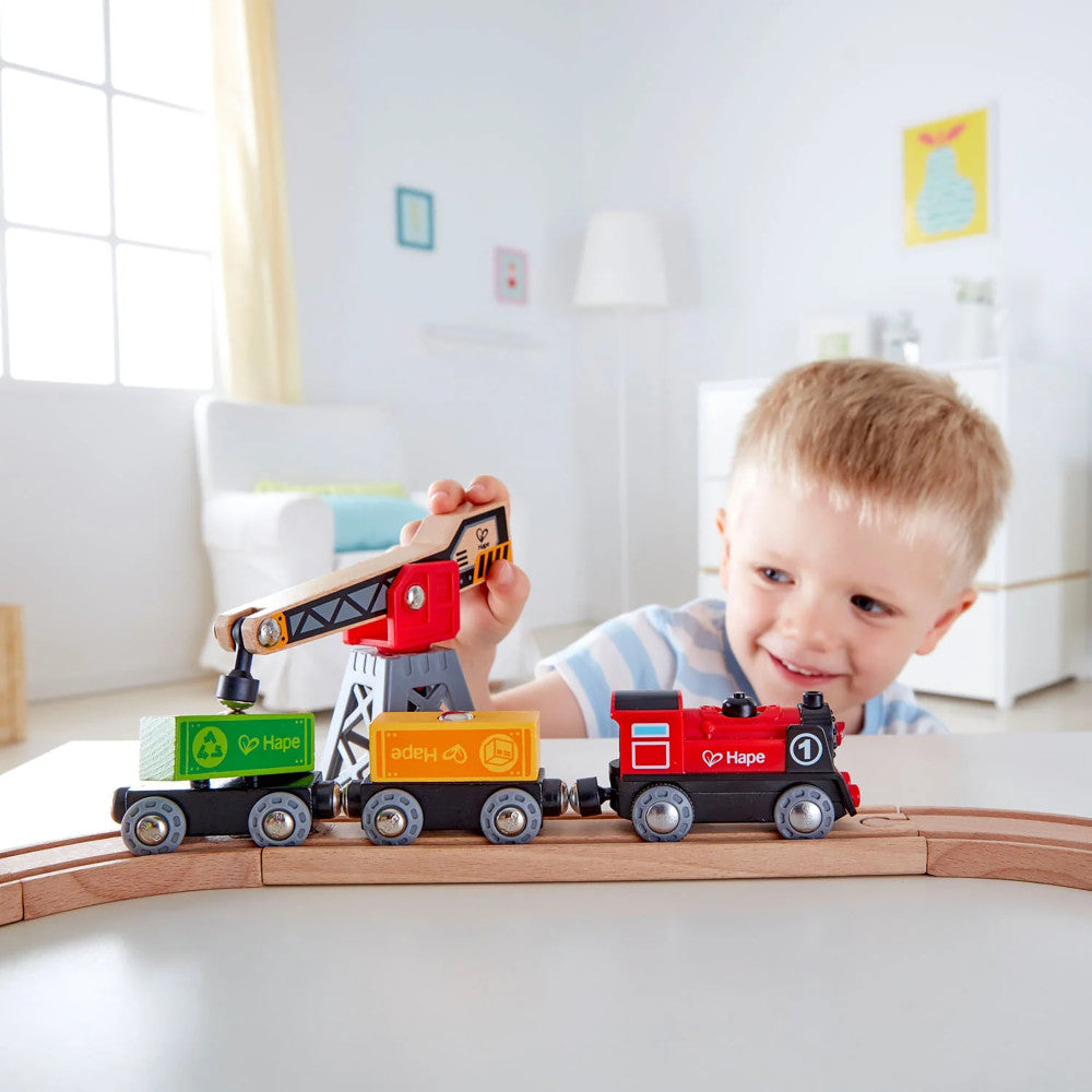 Hape: Cargo Delivery Loop - Battery Powered Engine, Oval Track Railway Set