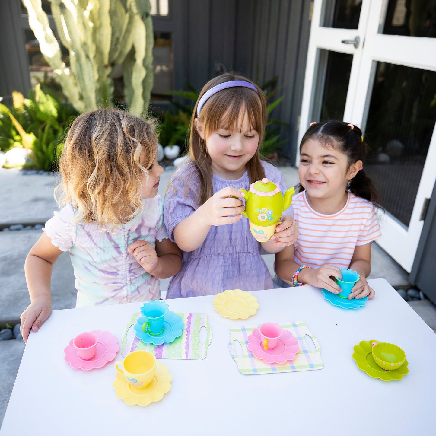 Educational Insights Teacup Pile-Up! Relay Race Game