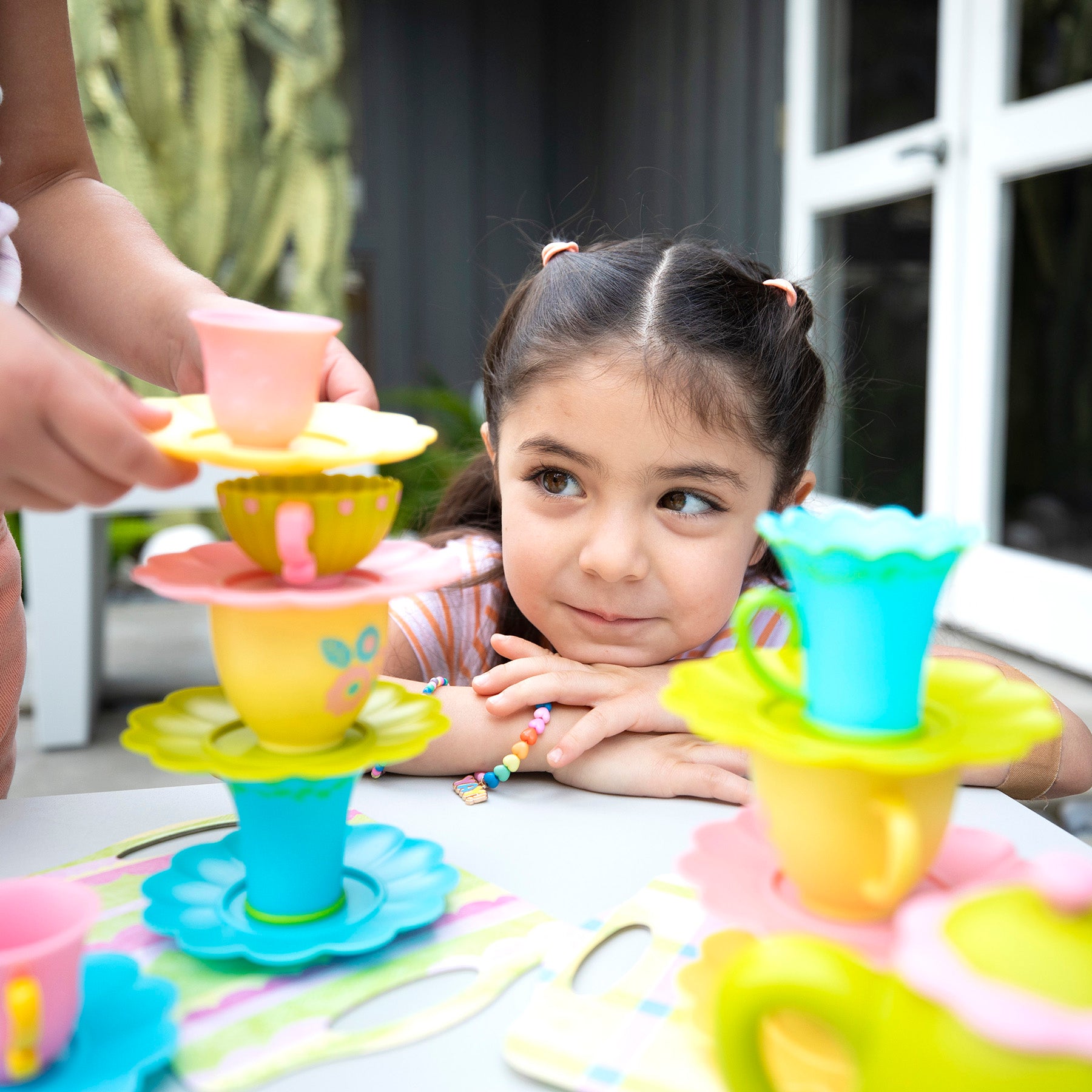 Educational Insights Teacup Pile-Up! Relay Race Game