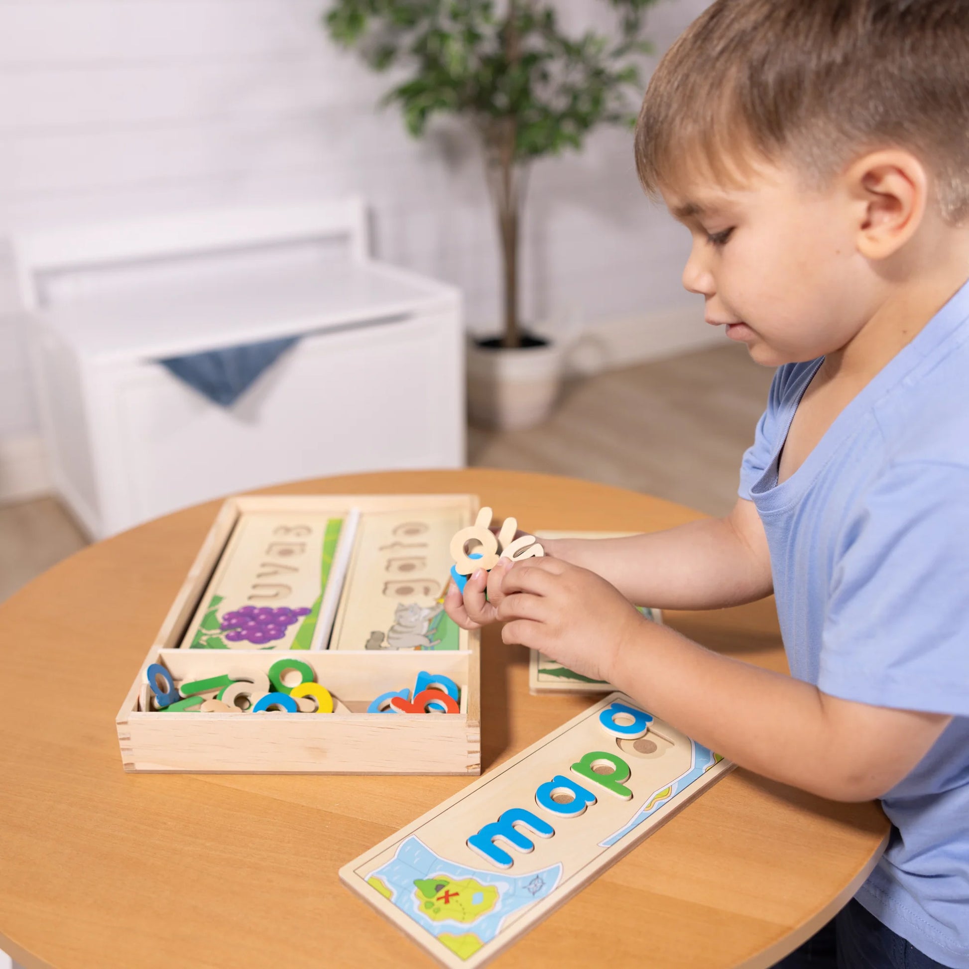 Melissa & Doug Spanish See & Spell Learning Puzzle Set