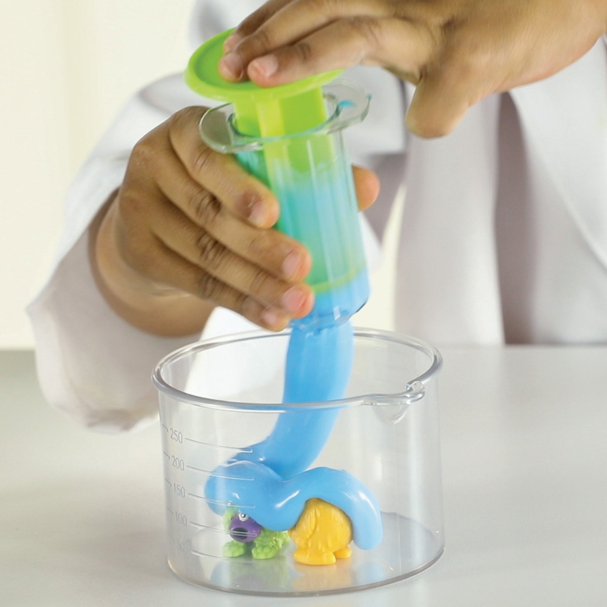 Learning Resources Beaker Creatures Alien Experiment Lab Science Kit