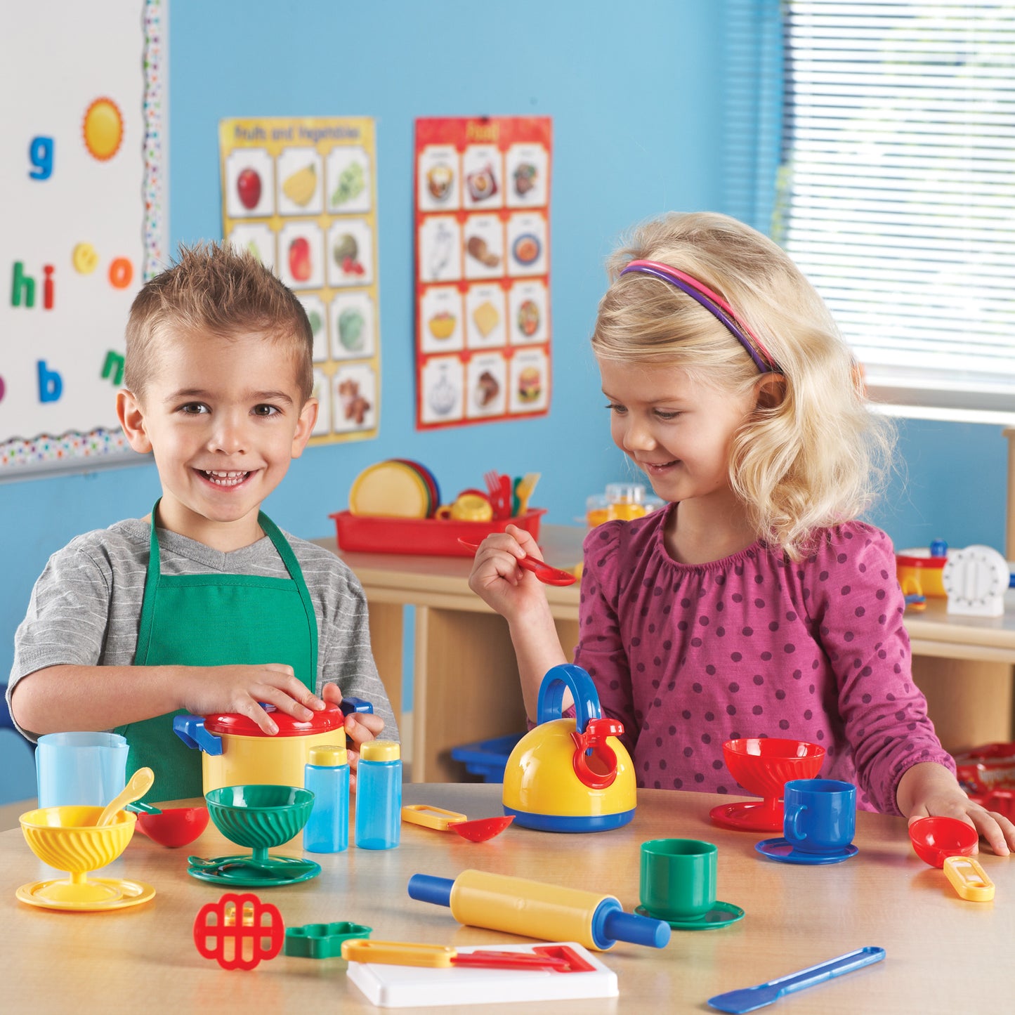 Learning Resources Pretend & Play Deluxe Kitchen Set