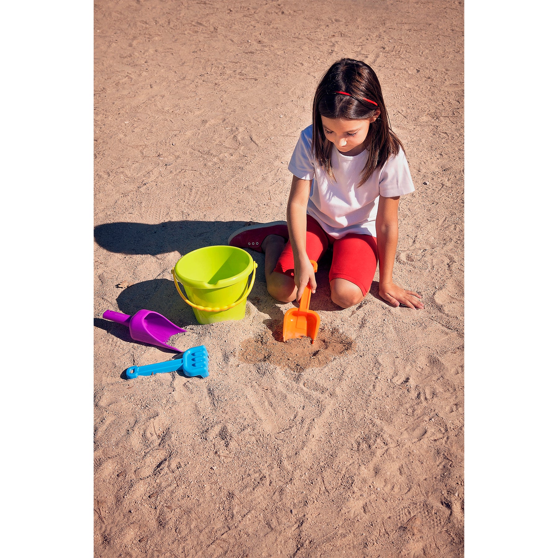 Miniland - Junior Sand Set - Bright Beach Fun, 4 Pieces