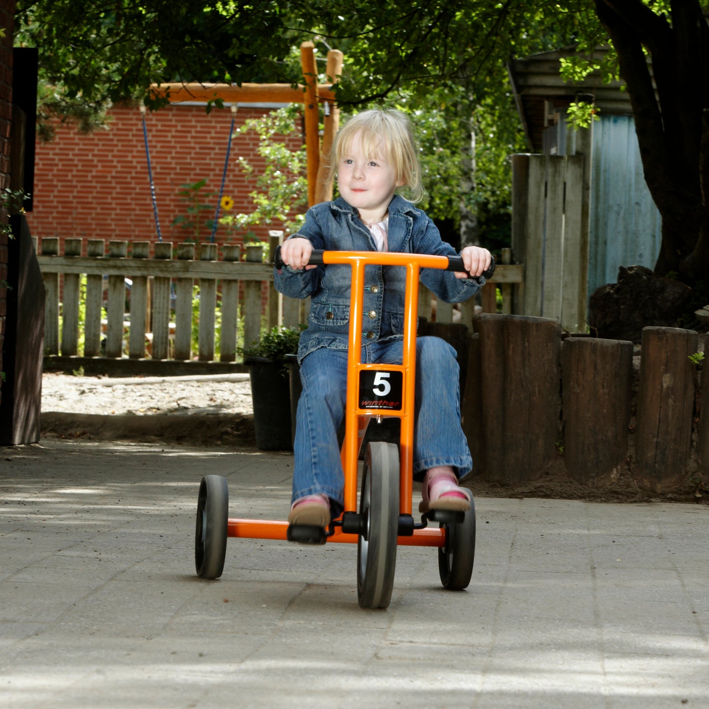 Winther Circleline - Large Outdoor Tricycle - Adventurous Playground Cruiser